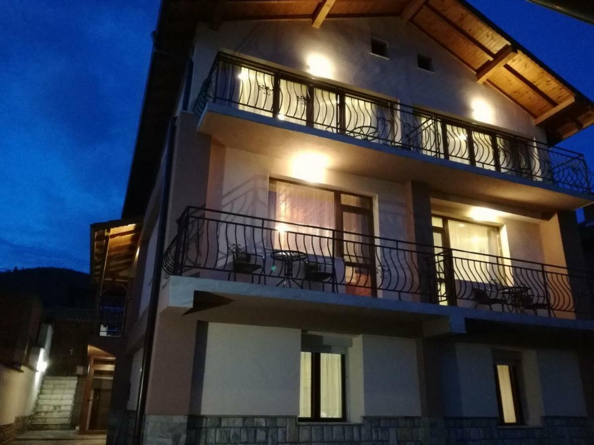 Къща Генчеви Hotel Sarnitsa ภายนอก รูปภาพ